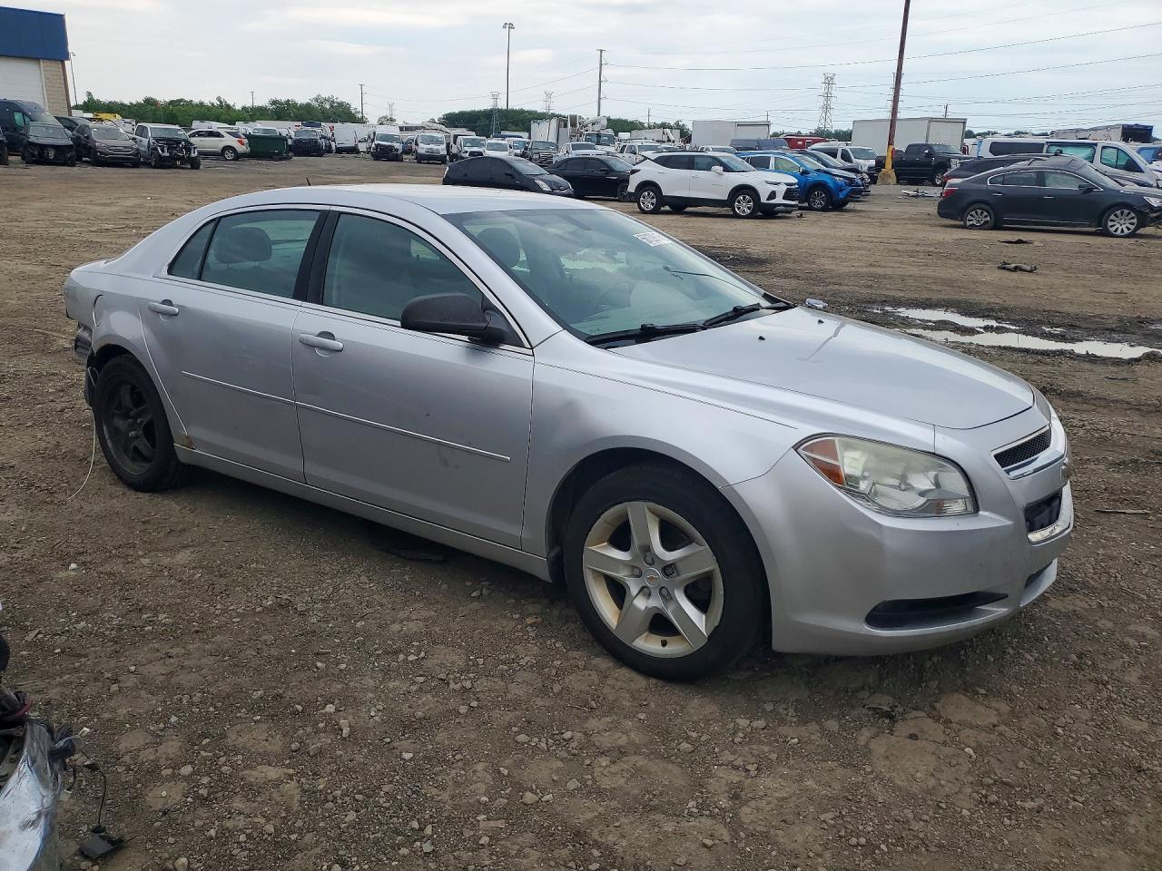2010 Chevrolet Malibu Ls - Фото 4