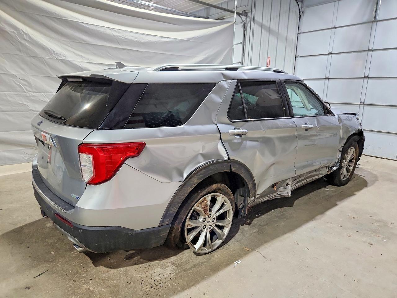 2020 Ford Explorer Limited - Image 3