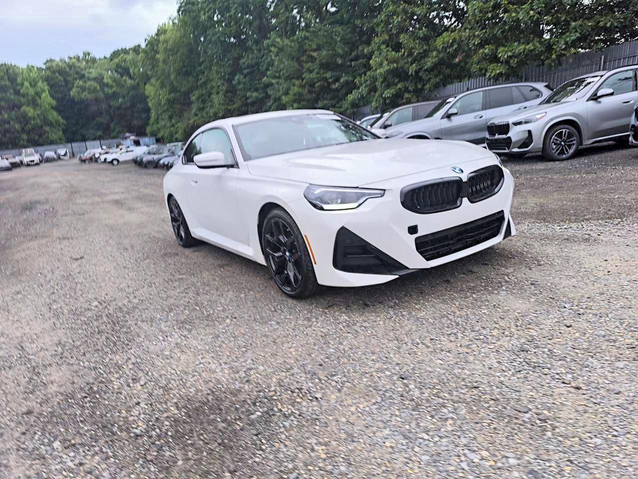 2026 BMW 230Xi - Фото 3