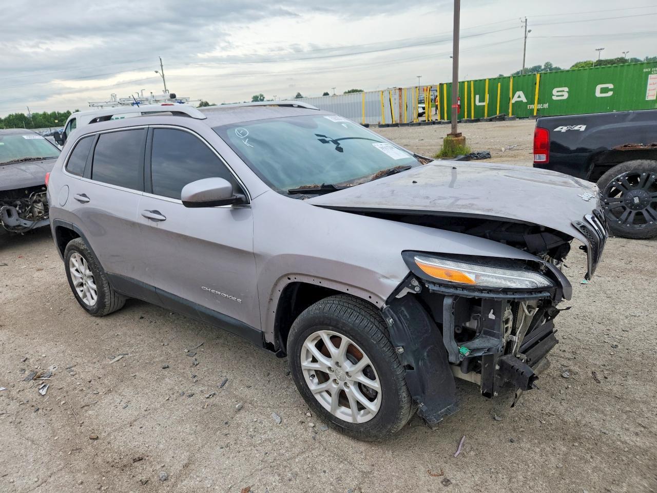 2017 Jeep Cherokee Latitude - Image 4