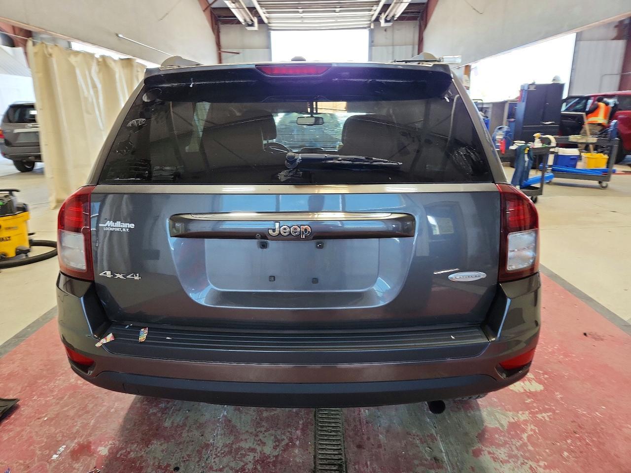 2016 Jeep Compass Latitude - Фото 6