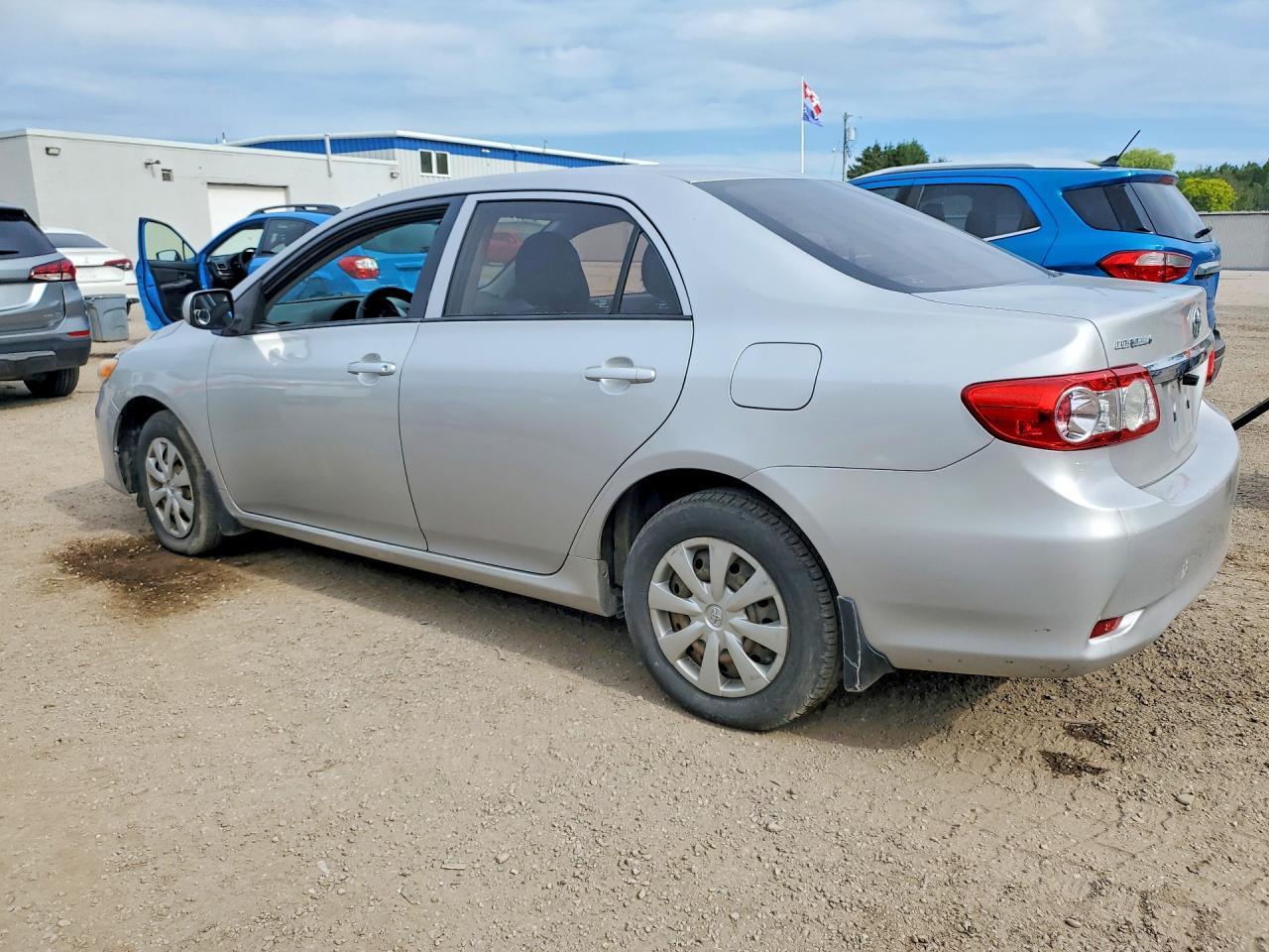 2011 Toyota Corolla Base - Фото 2