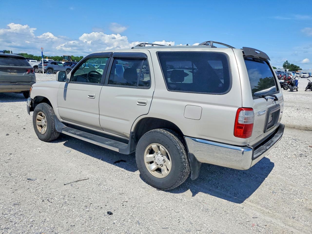 1999 Toyota 4Runner Sr5 - Image 2