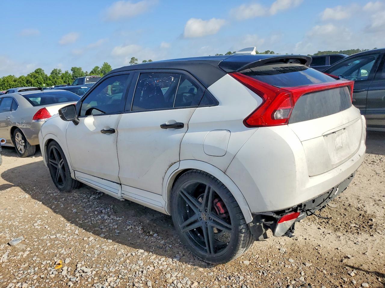 2019 Mitsubishi Eclipse Cross Es - Фото 2