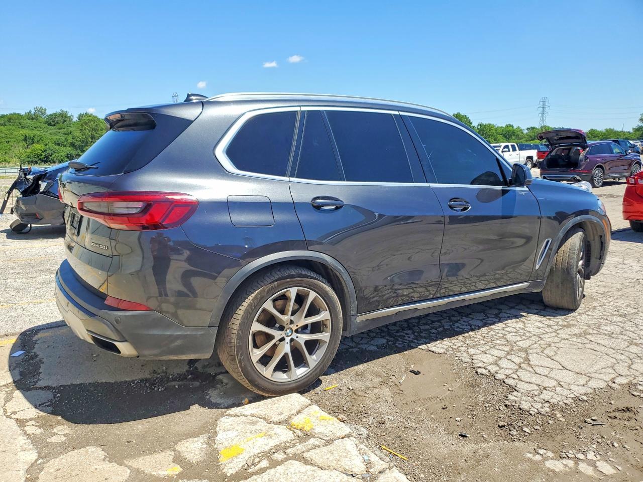 2020 BMW X5 xDrive50I - Фото 3