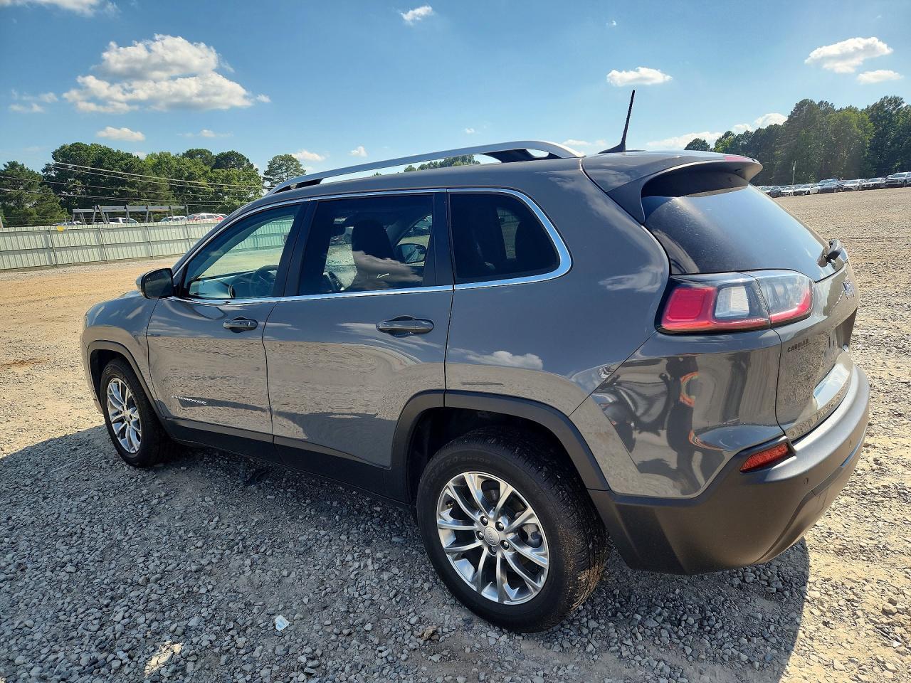 2021 Jeep Cherokee Latitude Plus - Фото 2