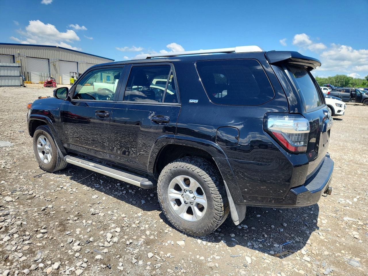 2017 Toyota 4Runner Sr5 - Фото 2