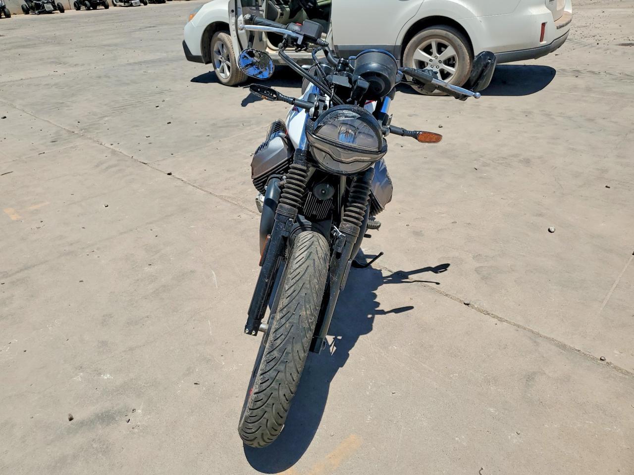 2024 Moto Guzzi V7 Special Edition - Image 2