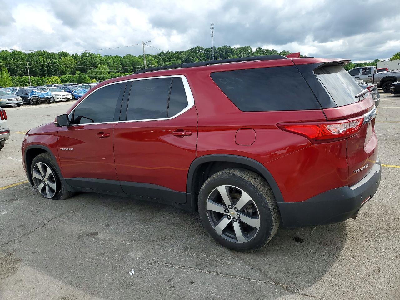 2021 Chevrolet Traverse Lt - Фото 2