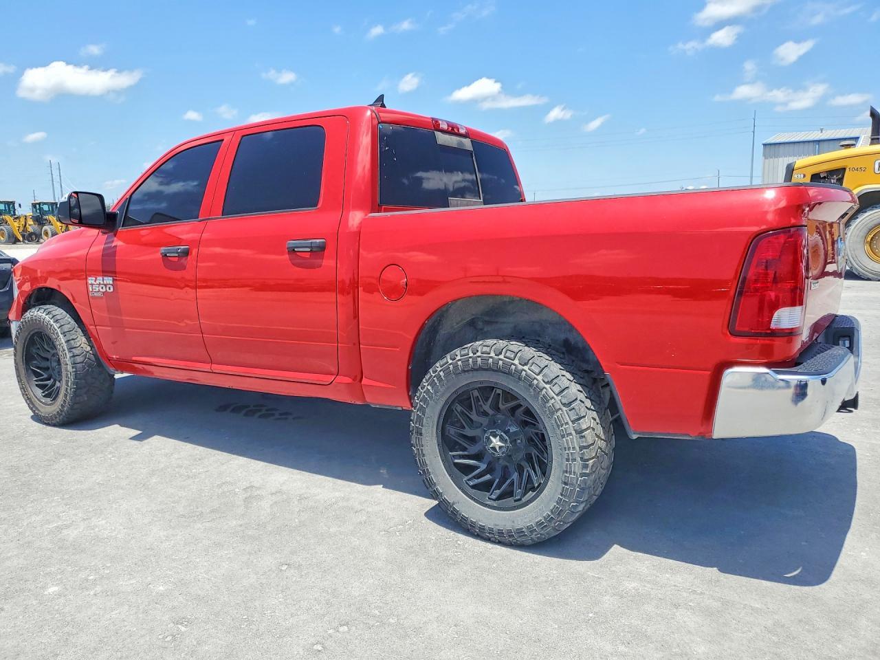 2023 Ram 1500 Classic Slt - Фото 2