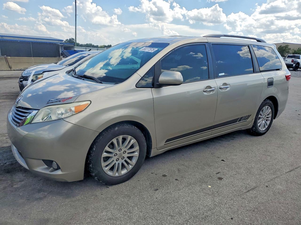 2015 Toyota Sienna Xle 8-Passenger