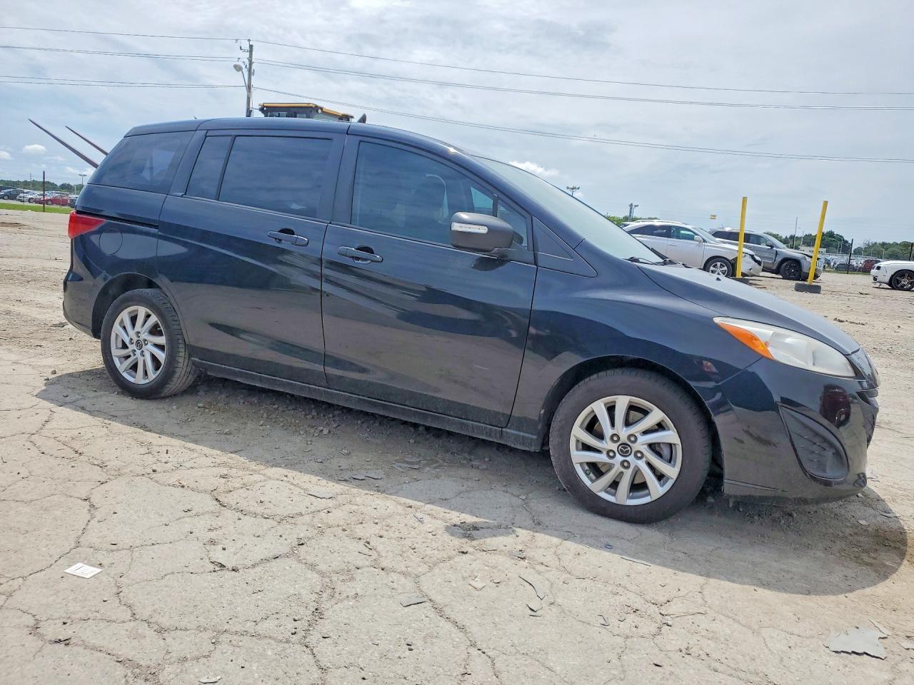 2014 Mazda 5 Sport - Image 4
