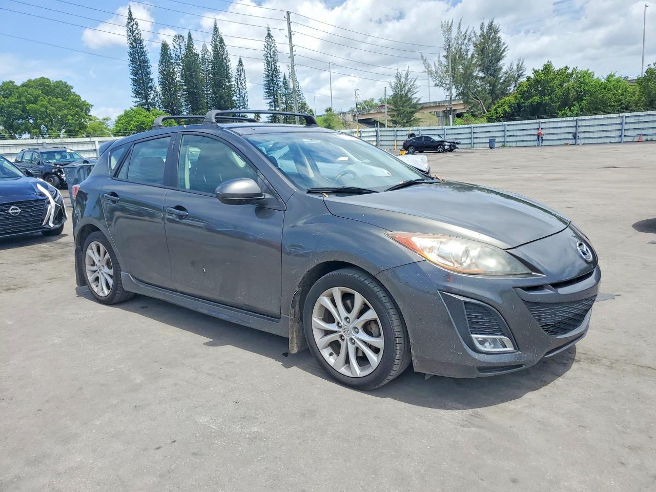 2011 Mazda 3 S - Image 4
