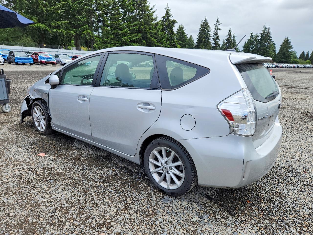 2013 Toyota Prius V Five - Фото 2