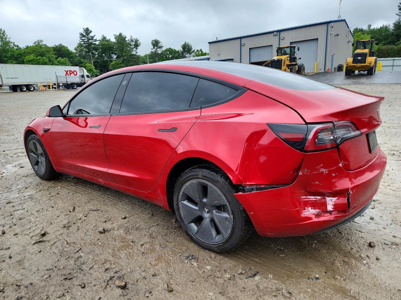 2023 Tesla Model 3 - Фото 2