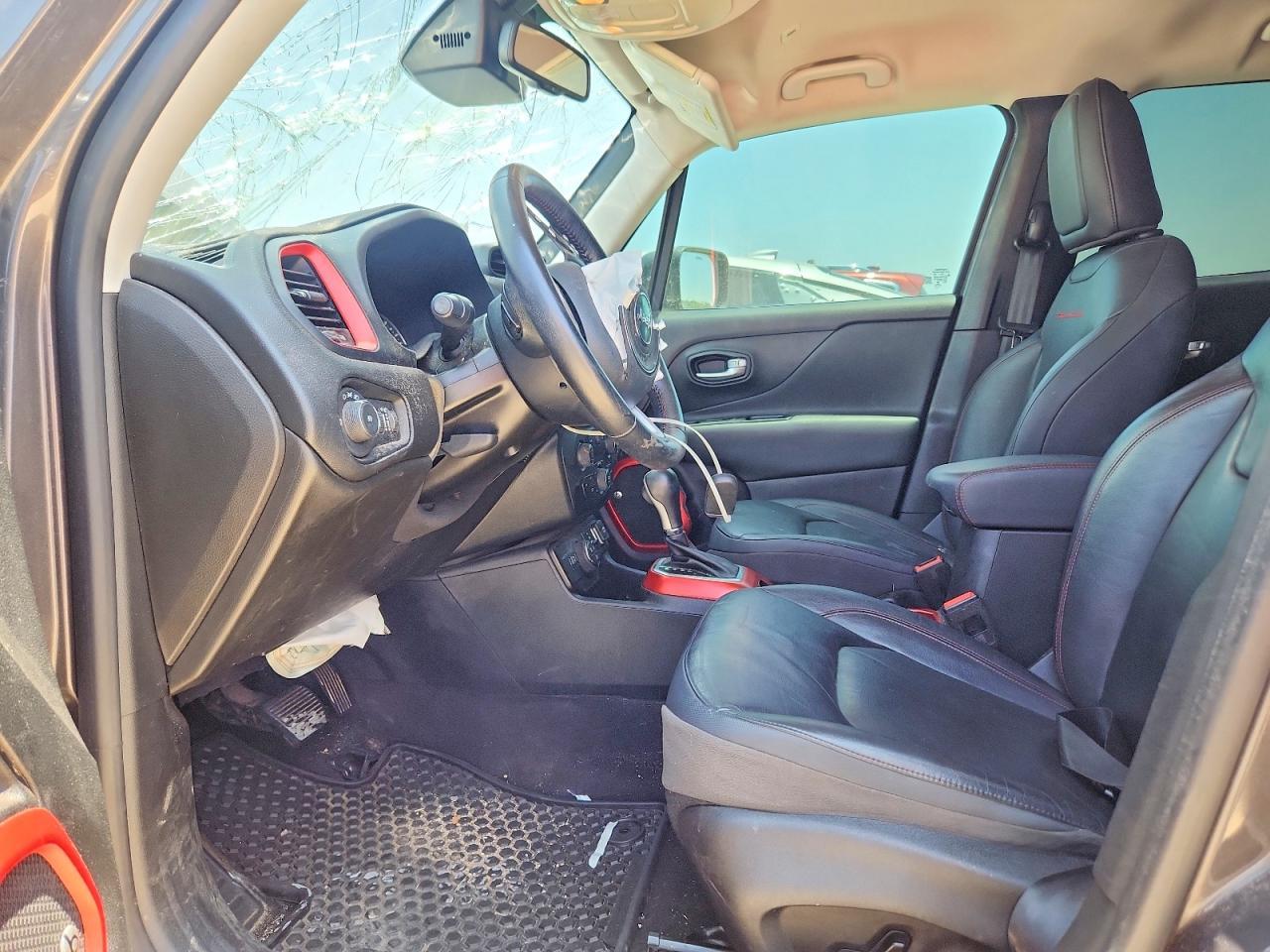 2019 Jeep Renegade Trailhawk - Image 7