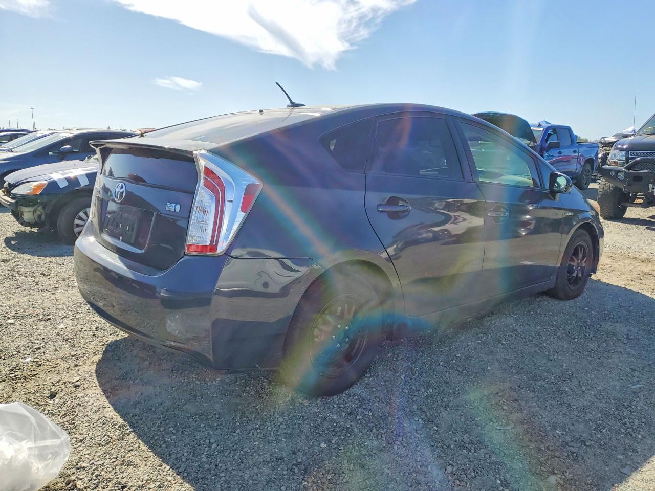 2013 Toyota Prius Five - Фото 3