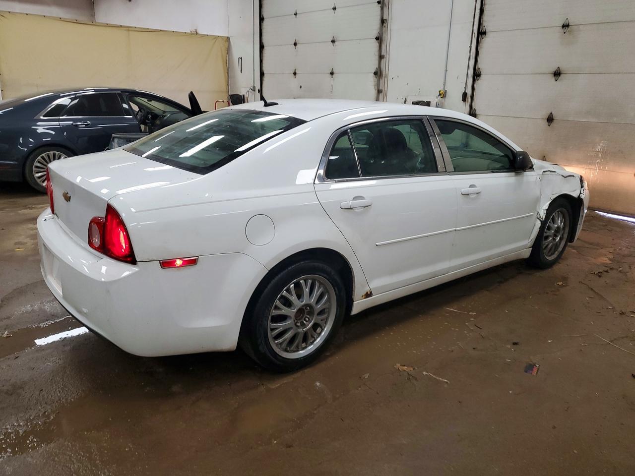 2011 Chevrolet Malibu Ls - Фото 3