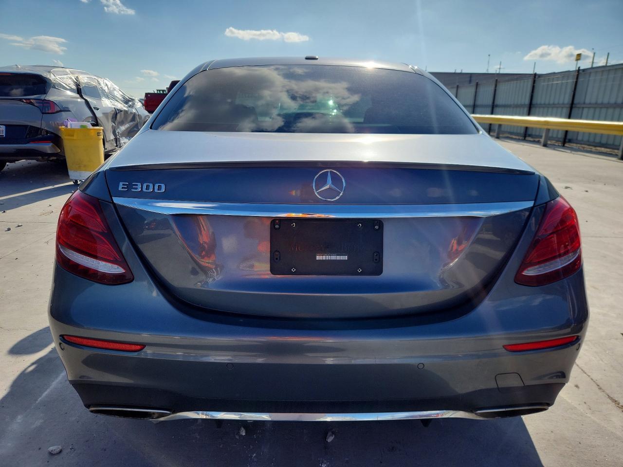 2018 Mercedes-Benz E 300 - Фото 6
