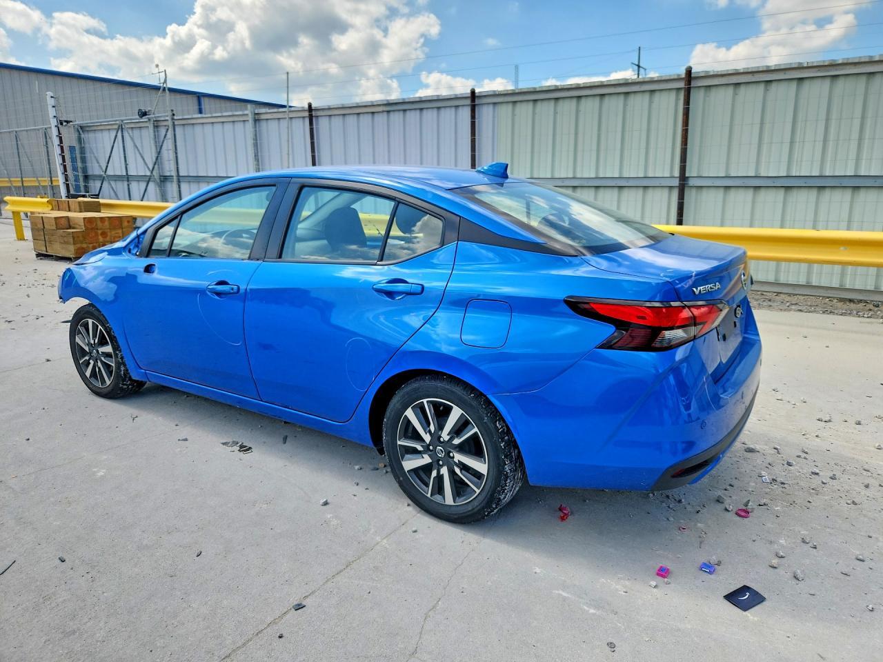 2020 Nissan Versa Sv - Image 2