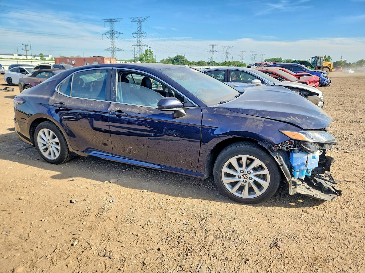 2022 Toyota Camry Le - Фото 4