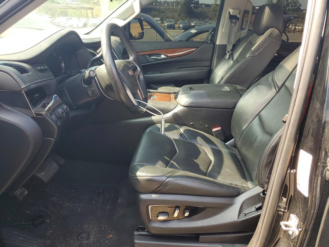 2018 Cadillac Escalade Luxury - Image 7