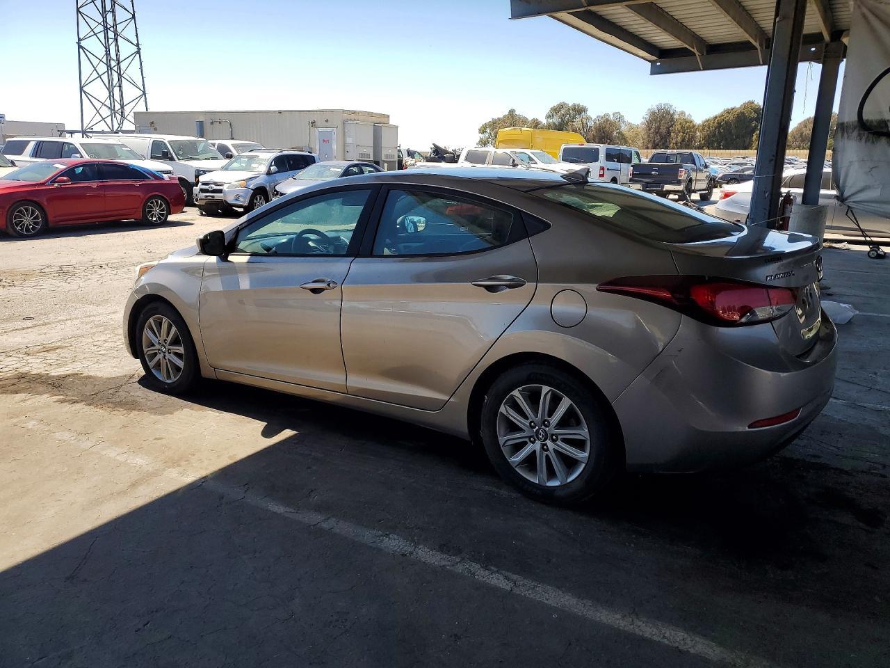 2015 Hyundai Elantra Se - Image 2
