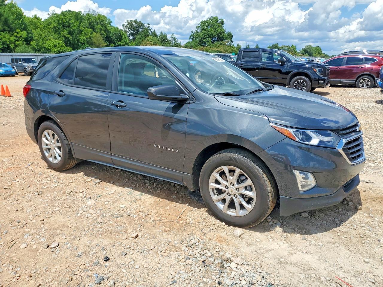 2021 Chevrolet Equinox Ls - Фото 4