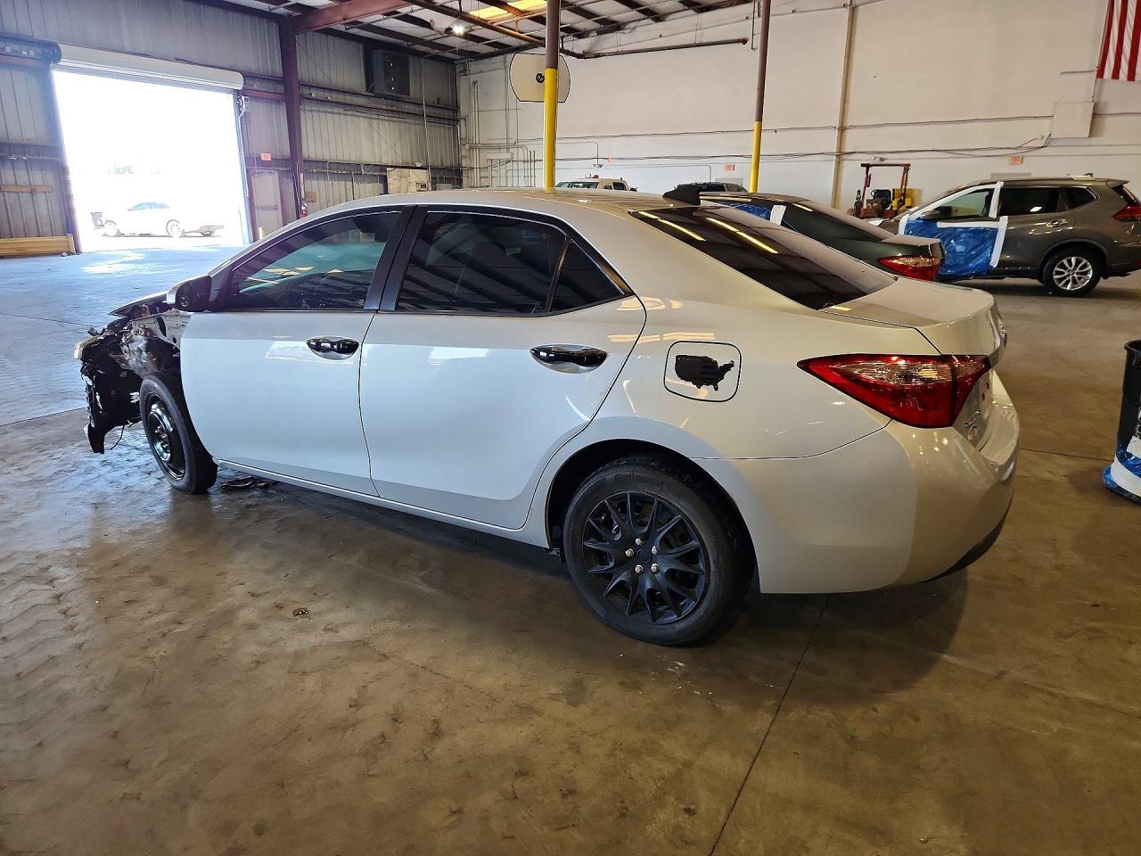 2017 Toyota Corolla Le - Фото 2