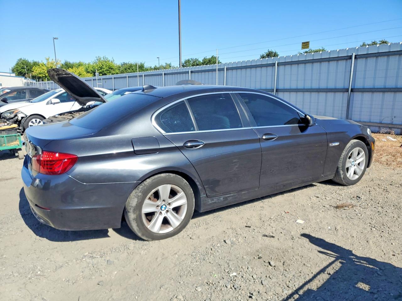 2012 BMW 528 I - Image 3