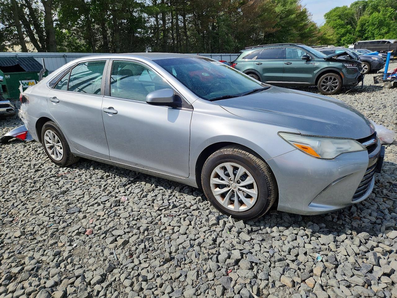 2015 Toyota Camry Le - Фото 4