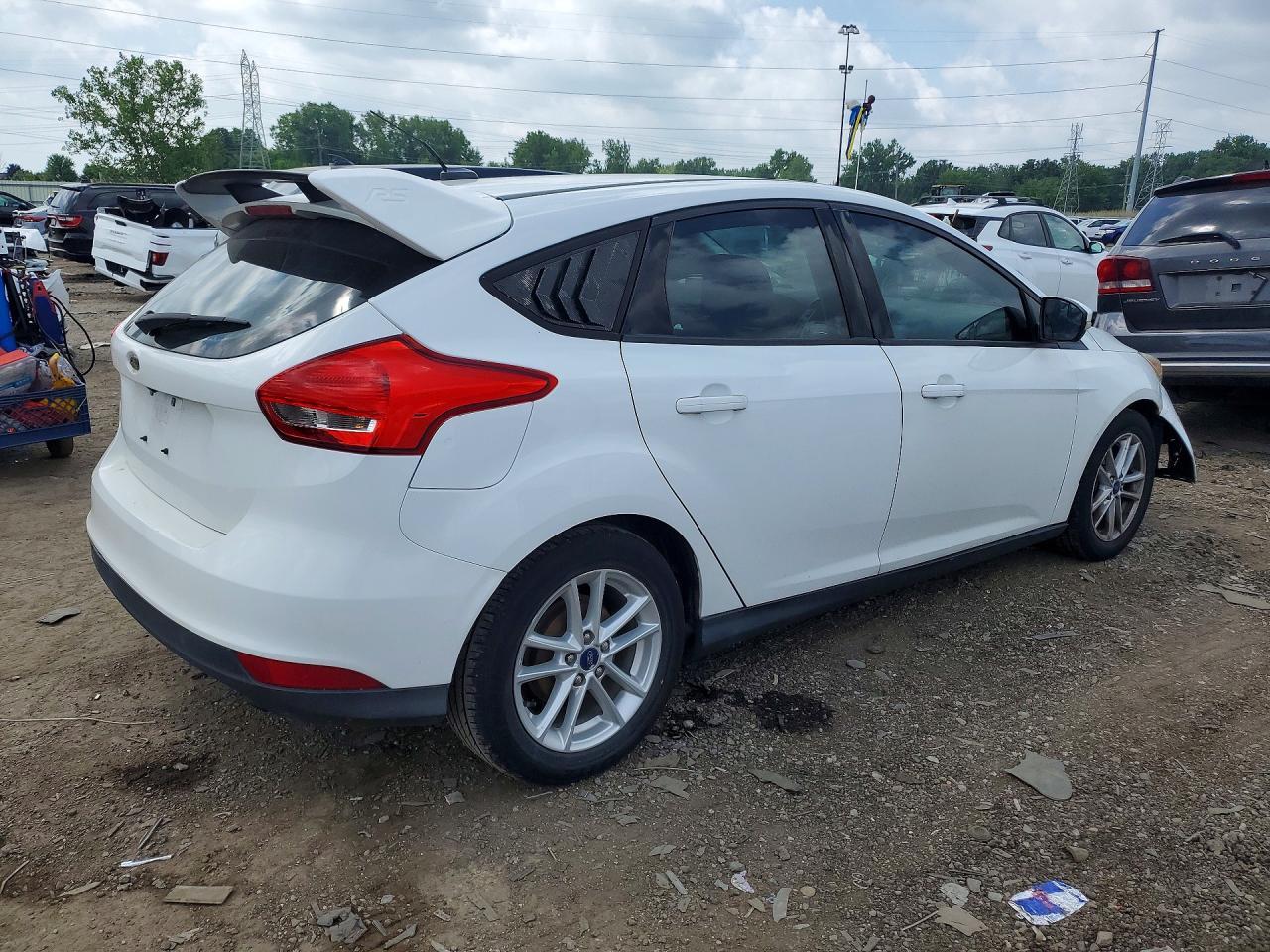 2016 Ford Focus Se - Фото 3