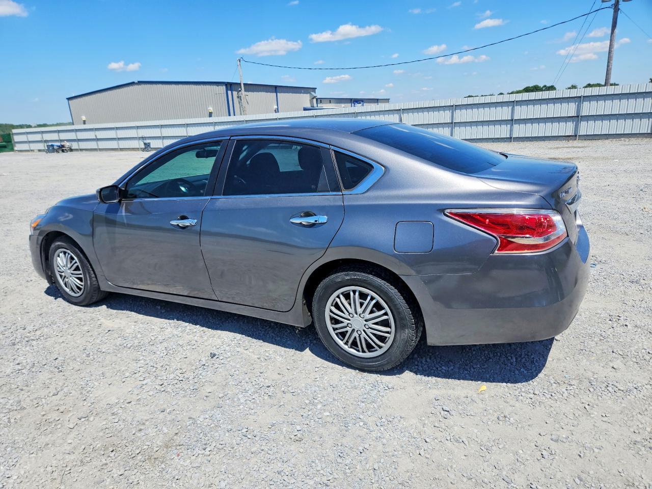 2014 Nissan Altima 2.5 S - Image 2