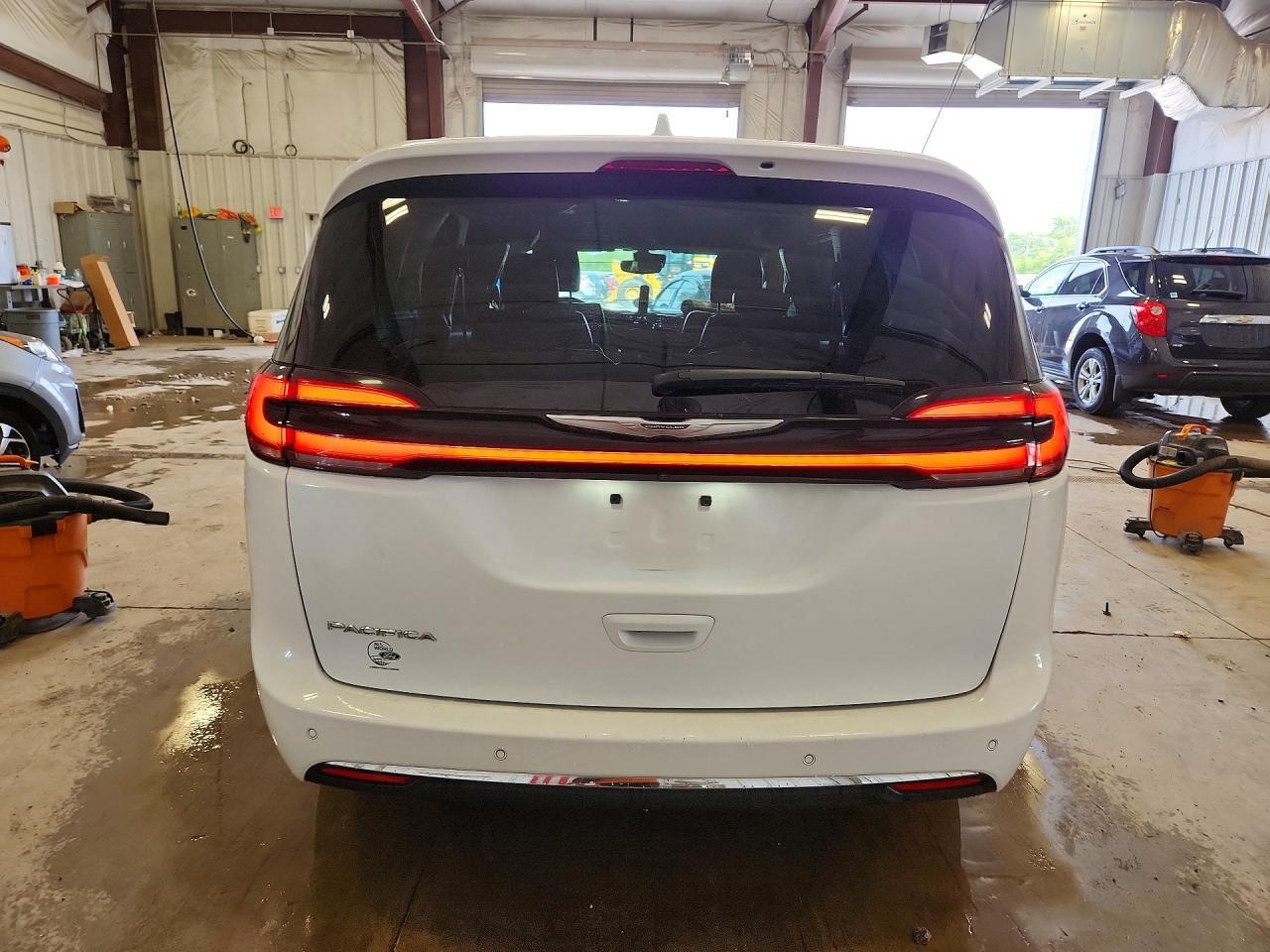2021 Chrysler Pacifica Touring L - Фото 6