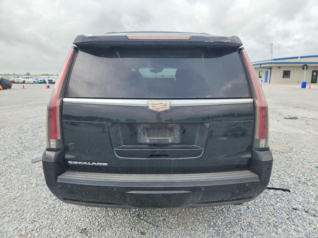 2016 Cadillac Escalade Premium - Image 6