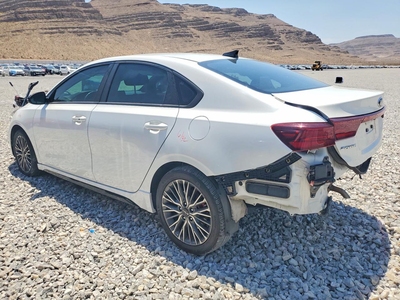 2024 Kia Forte Gt Line - Фото 2