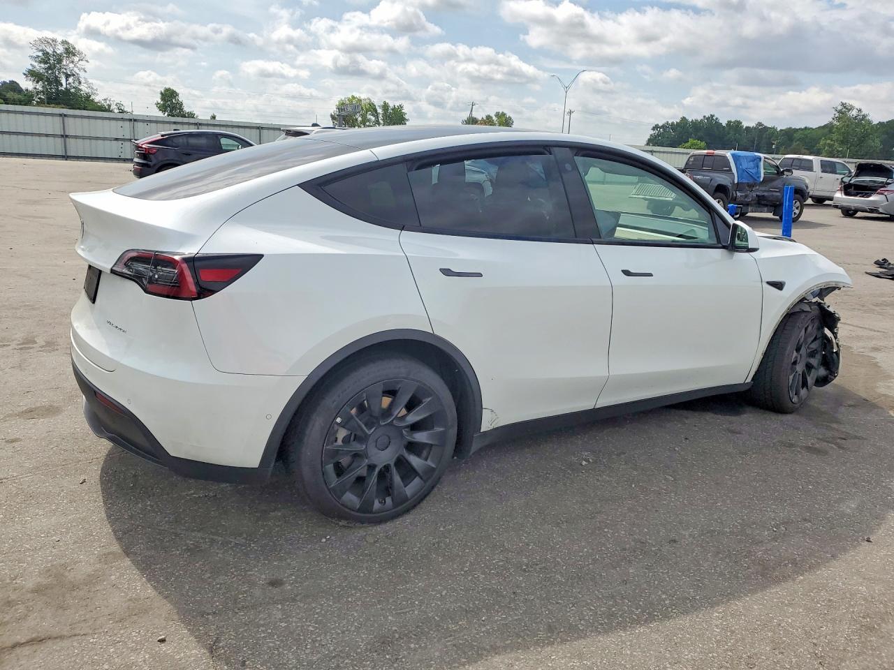 2022 Tesla Model Y - Image 3