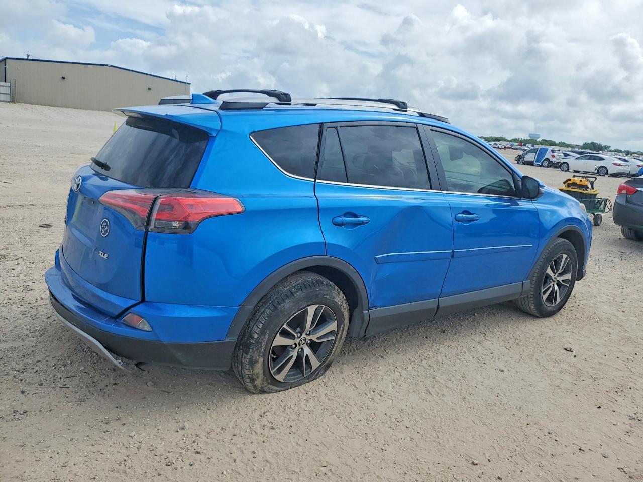 2018 Toyota Rav4 Xle - Image 3