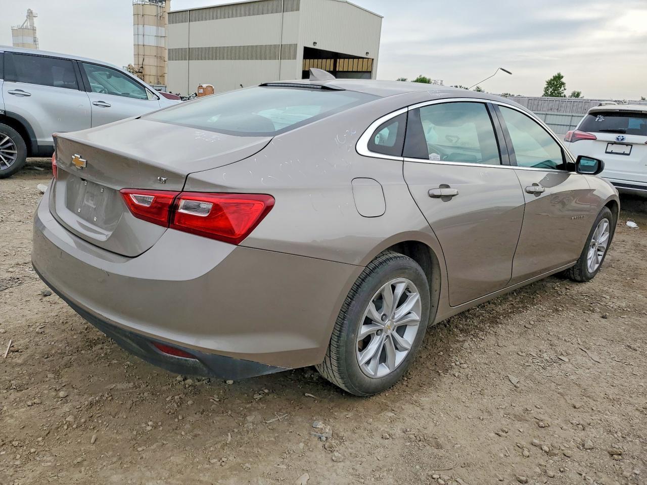 2023 Chevrolet Malibu Lt - Фото 3