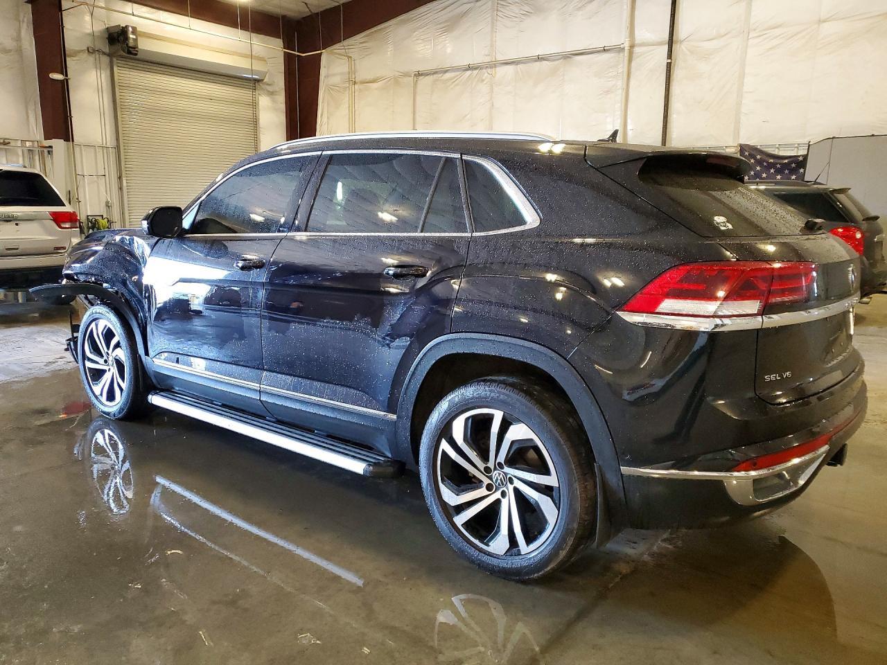 2021 Volkswagen Atlas Cross Sport Sel Premium - Image 2