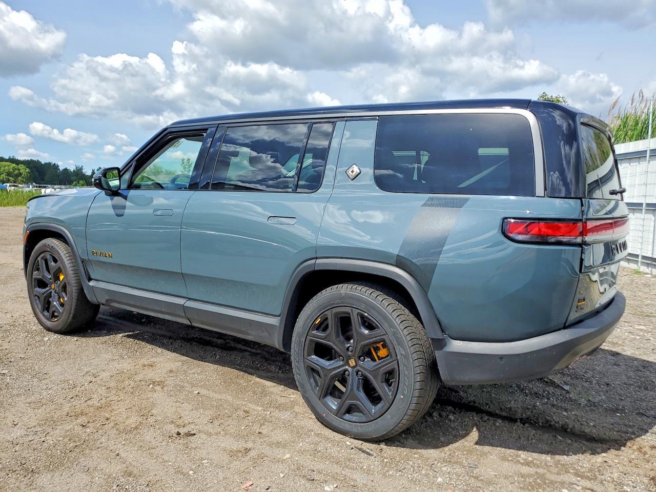 2025 Rivian R1S Premium - Фото 2