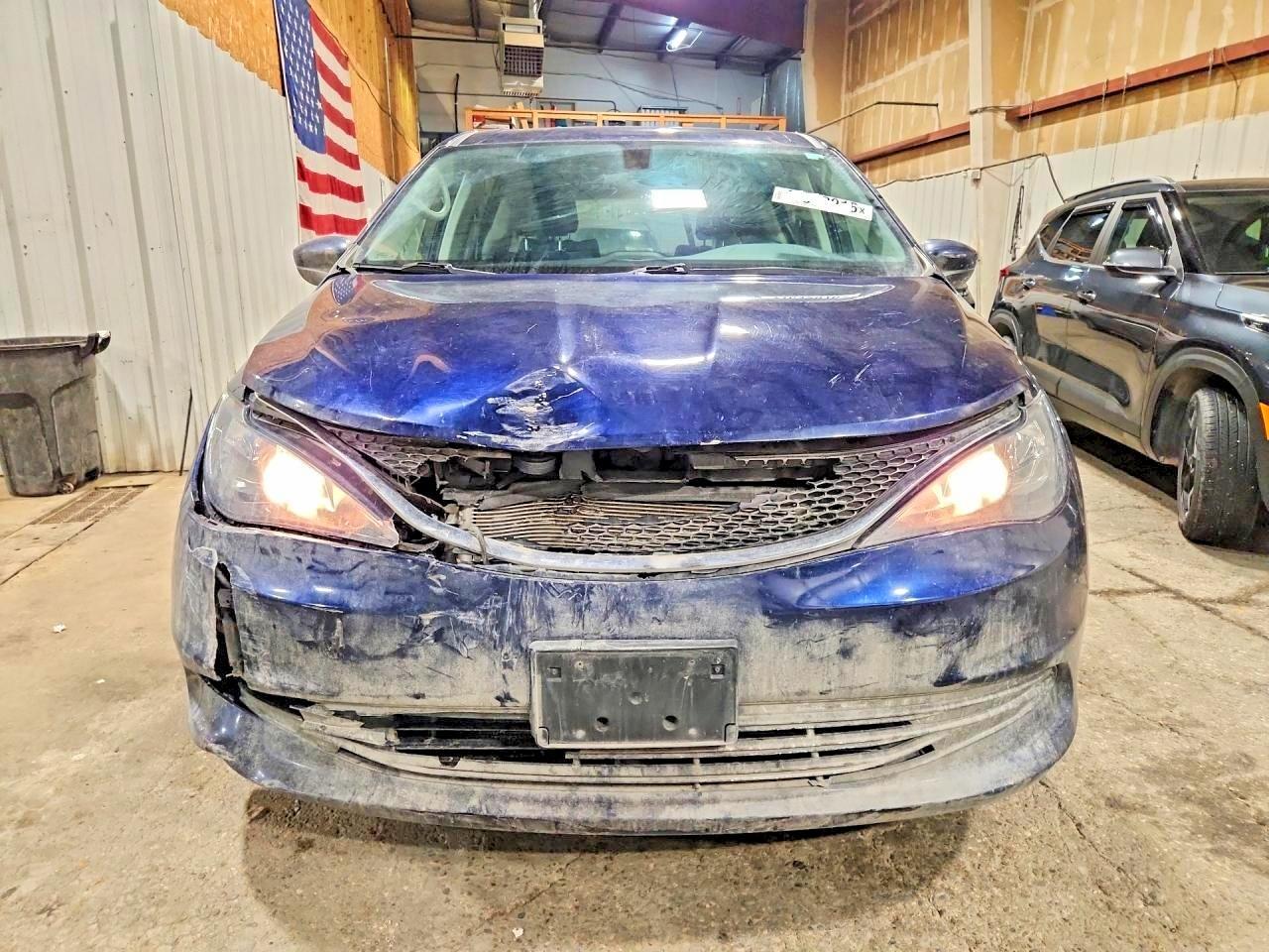 2020 Chrysler Voyager Lx - Фото 5