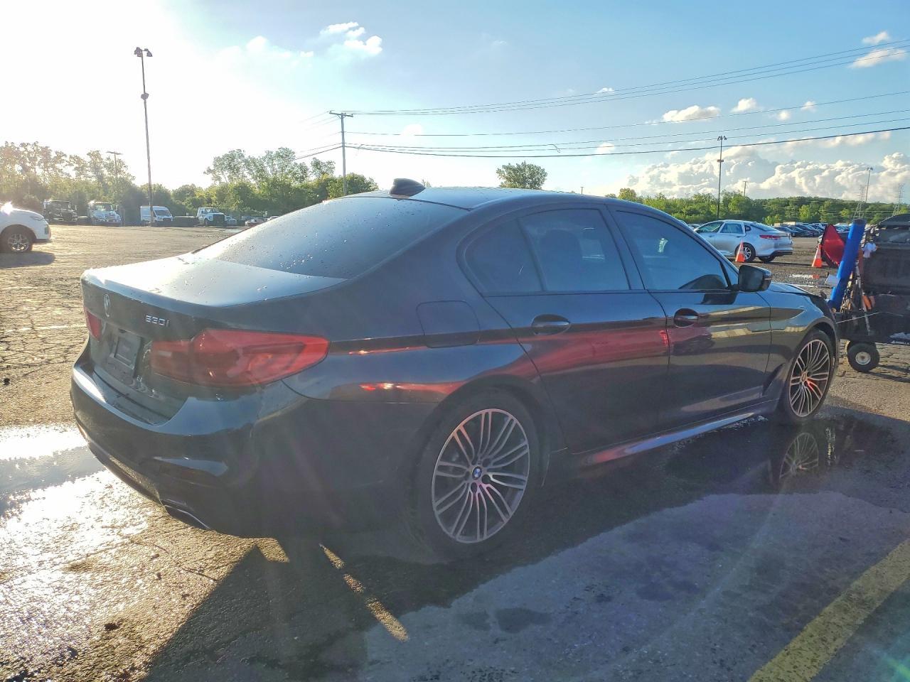 2019 BMW 530 I - Фото 3