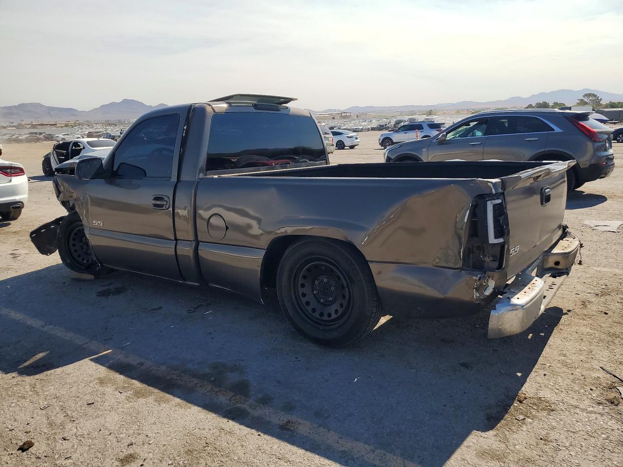 2000 Chevrolet Silverado C1500 - Фото 2