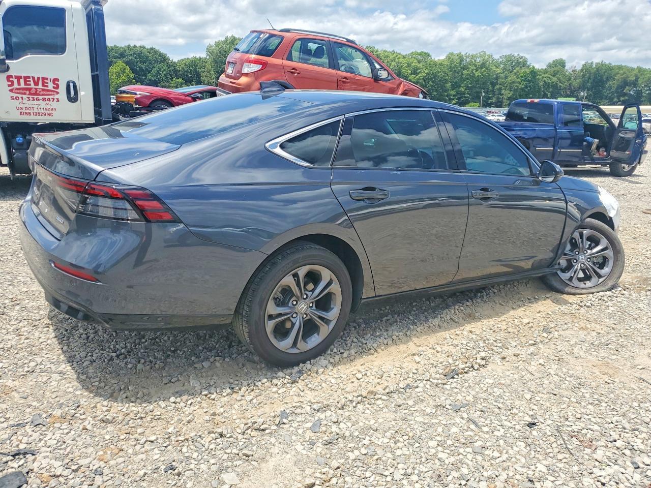 2025 Honda Accord Hybrid Exl - Image 3