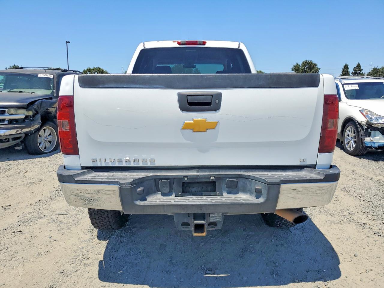 2013 Chevrolet Silverado C2500 Heavy Duty - Image 6