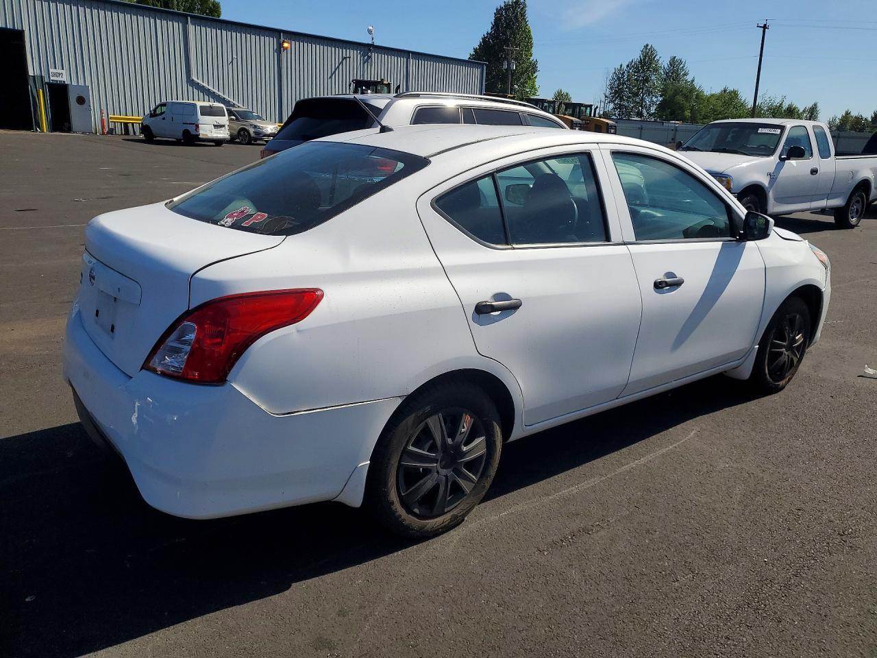 2019 Nissan Versa S - Image 3