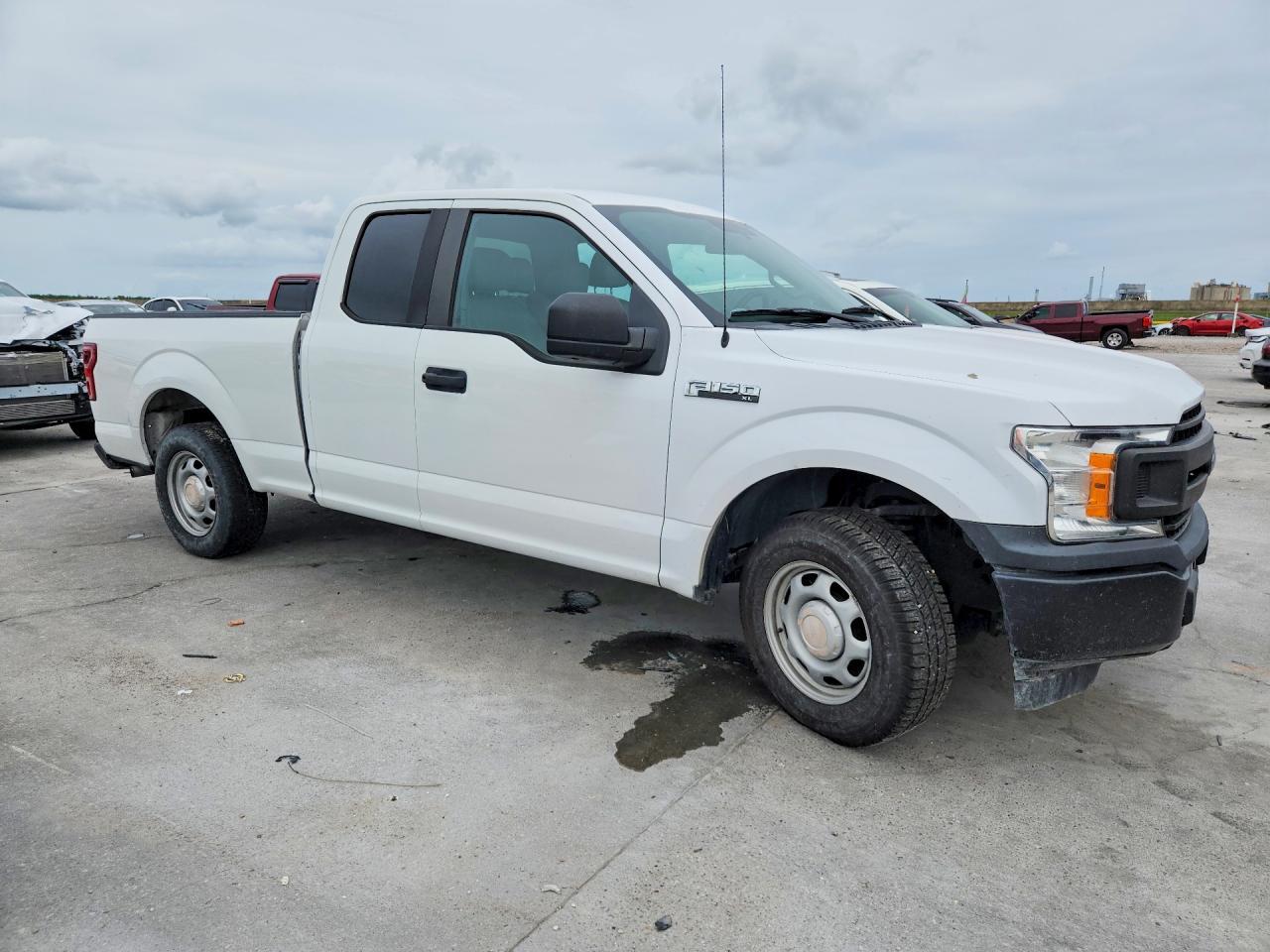 2018 Ford F150 Super Cab - Фото 4
