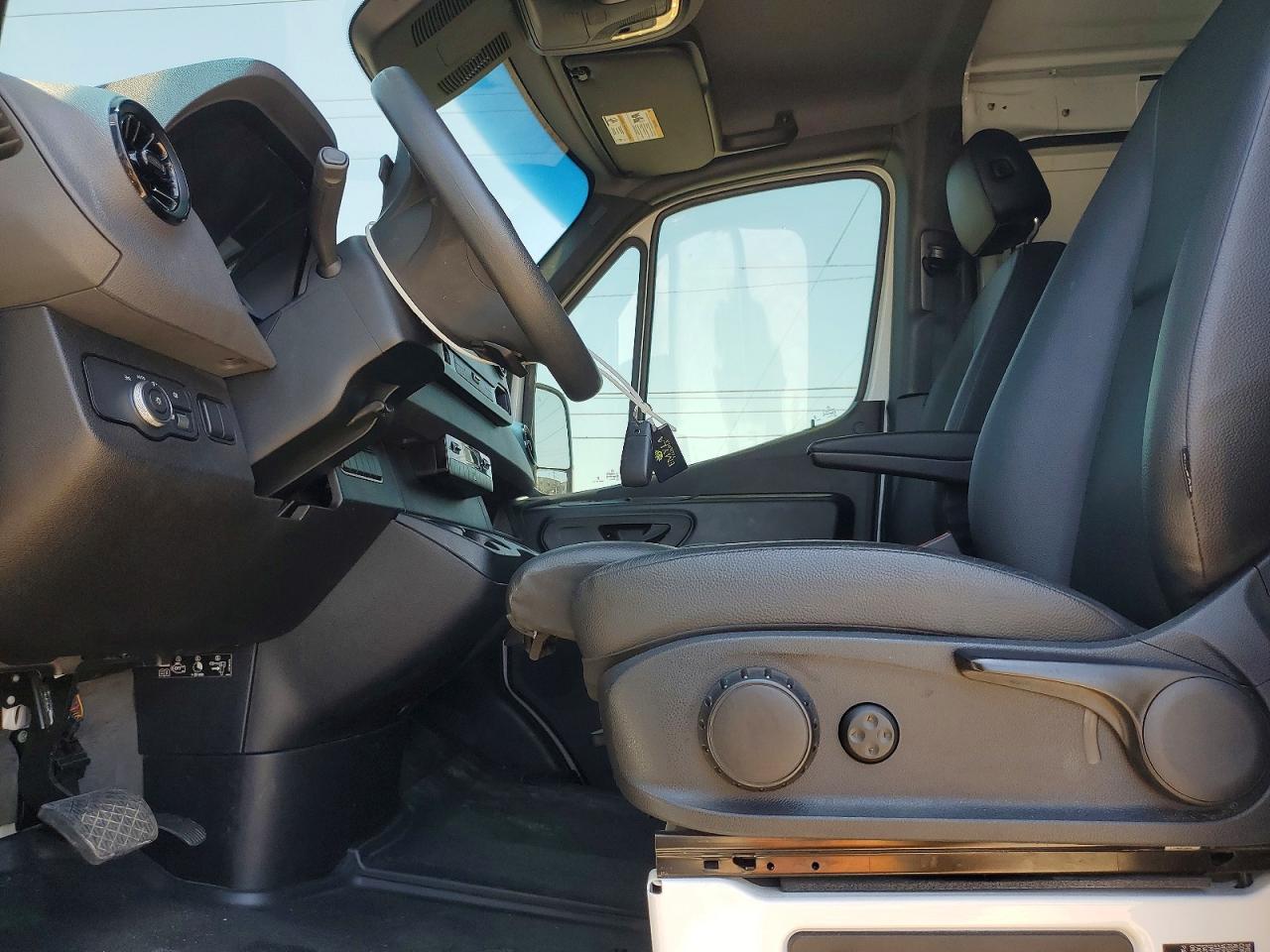 2024 Mercedes-Benz Sprinter 2500 - Фото 7