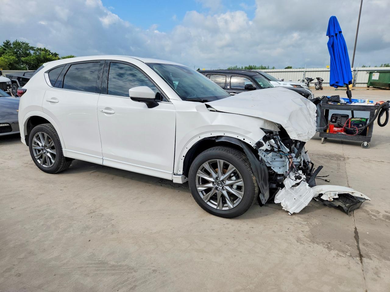 2025 Mazda Cx-5 Premium Plus - Image 4